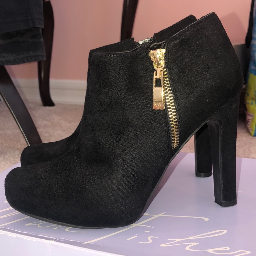 Women’s Black Marc Fisher September 2 Booties